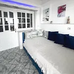 Stelios' Beachfront Retreat 度假居
