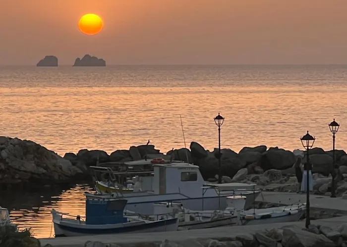 Dom wakacyjny Stelios' Beachfront Retreat *