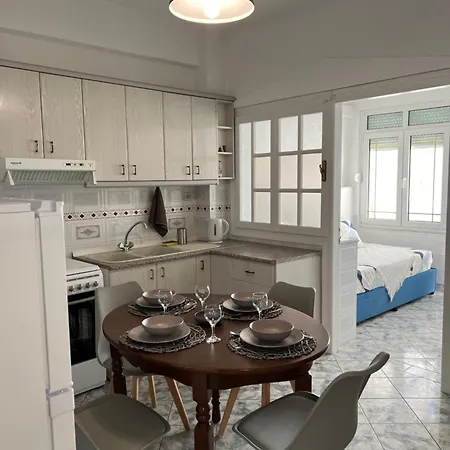 Stelios' Beachfront Retreat Semesterbostad Páros