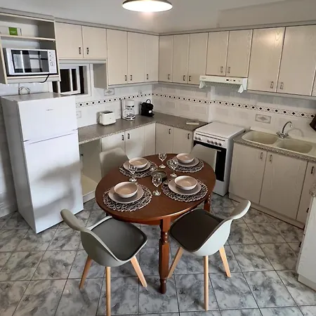 Stelios' Beachfront Retreat Semesterbostad *