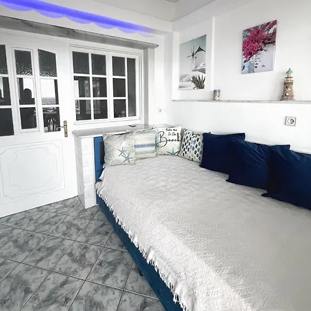 Stelios' Beachfront Retreat Ferienhaus