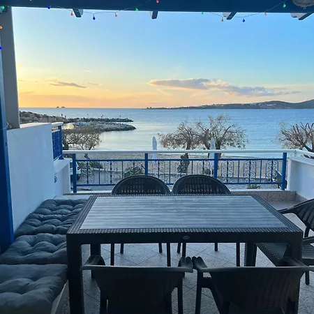 Ferienhaus Stelios' Beachfront Retreat