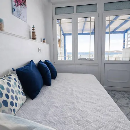 بيت للعطل Stelios' Beachfront Retreat باروس